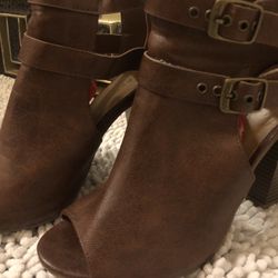 Brown Heels 7.5