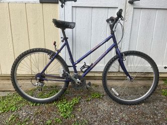 Giant Boulder 550 Mountain Bike