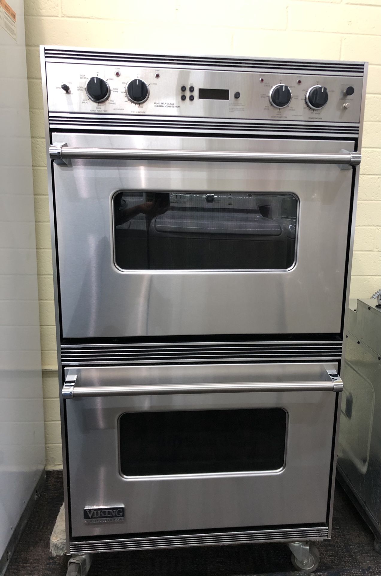 Viking 30” Wall Double Oven Convectional Stainless Steel 