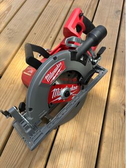 Milwaukee worm saw.