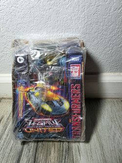 Transformers Legacy United Deluxe Class Cybertron Universe Hot Shot, 5.5-inch Converting Action Figure, 8+
Description
​Up for sale is a brand-new, f