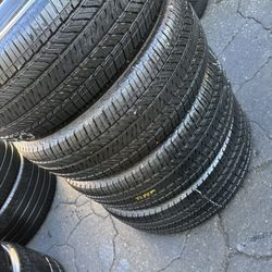 Tengo un Set de llantas en muy buenas condiciones, marca BRIDGESTONE ALENZA 255/65R18 instaladas y balanceadas por el mismo precio $270