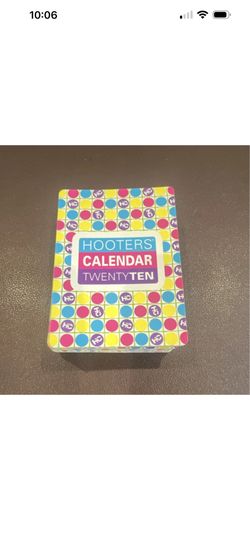 Hooters 2010 Calendar Cards