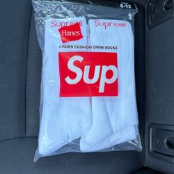 Supreme Socks 