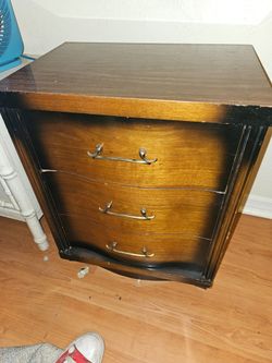 2 drawer Dresser