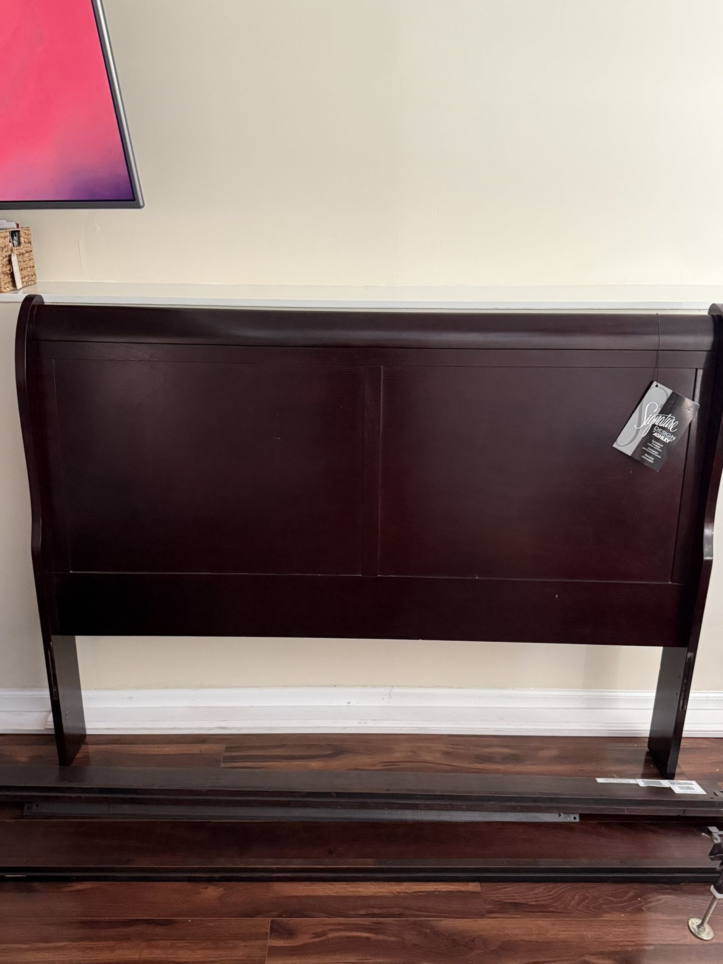 Queen Sleigh Bed