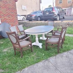 Nice Dining Room Set  With   6 Beautiful  Solid Chairs 