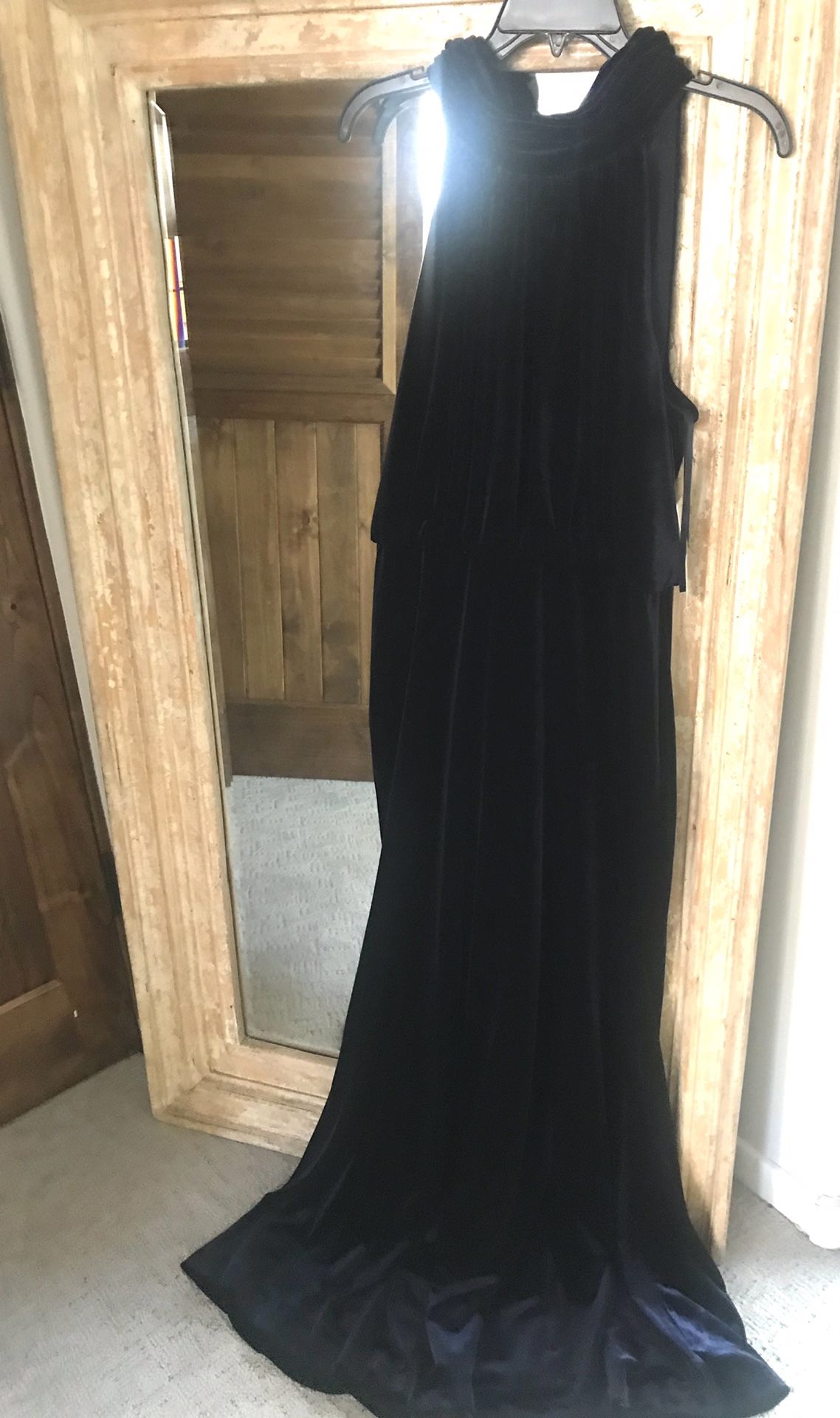 Beautiful Velvet Navy Blue  Eliza J evening Gown Size 14