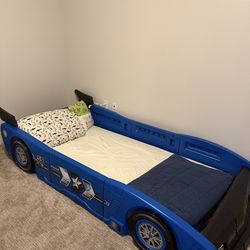 *NEEDS TO GO* Kids Twin Race Car Bed Frame – Blue – Great Condition