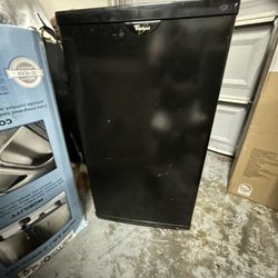 Whirlpool Mini Fridge 