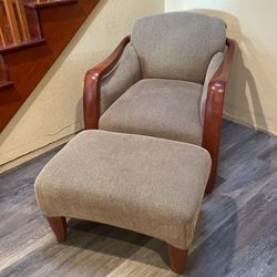 Craftsman Cherry Wood Occasional Chair w/Footrest