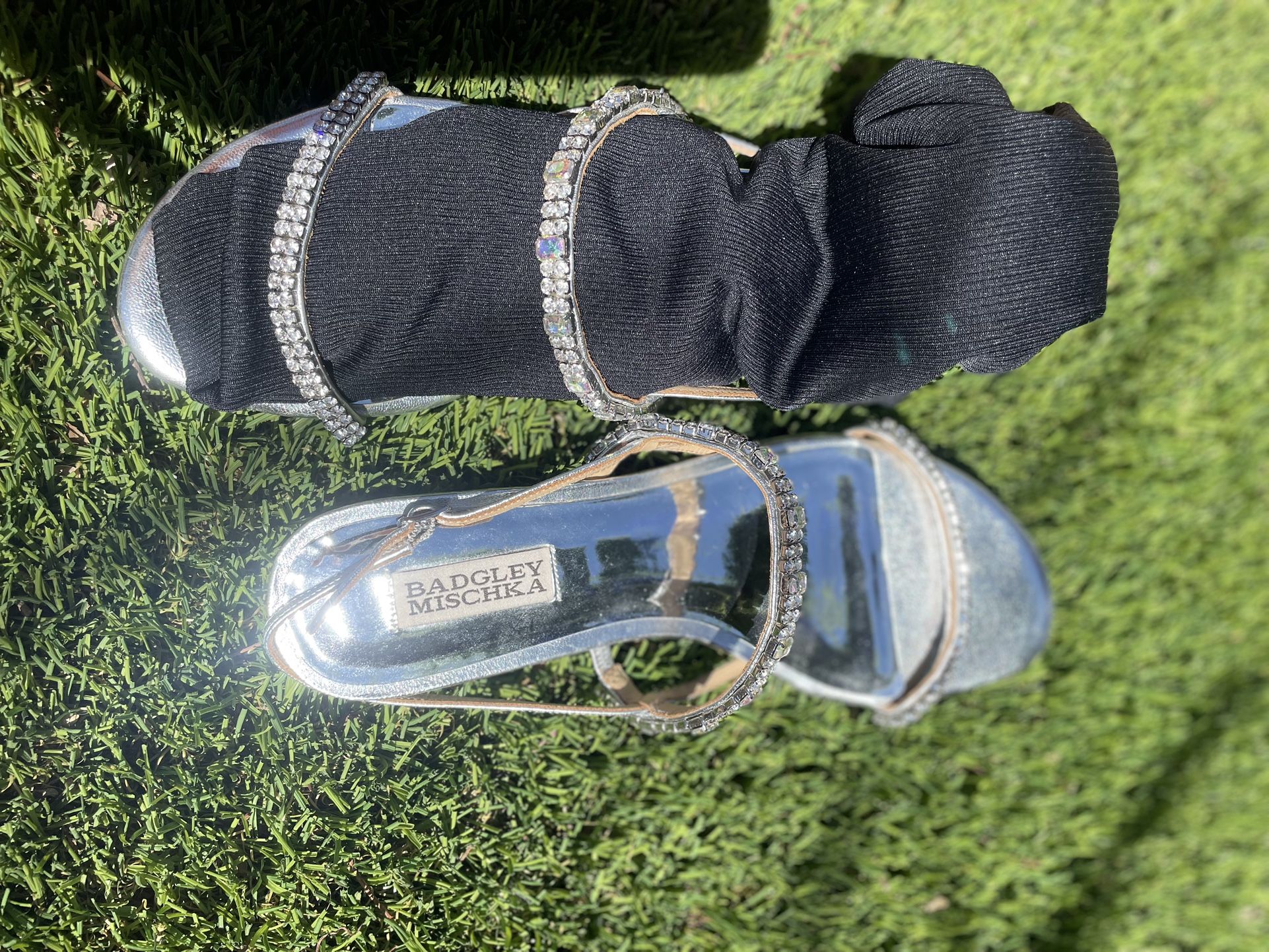 Flat Sandals With Crystals ( size 7 )
