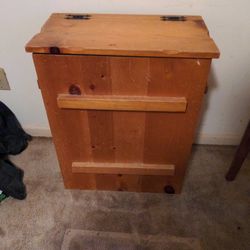 Antique Clothes Hamper