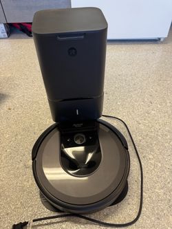 iRobot Roomba i7+ (Model i7550) Robot Vacuum with Self-Emptying Base