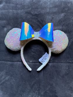 Disney Minnie Mouse Iridescent Sequin Ears – Blue Holographic Bow