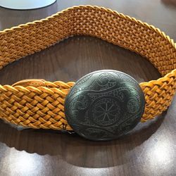 New Nordstrom Designer Cara N.Y. Brand Brown leather belt 2 1/2” wide, adjustable length, was $130