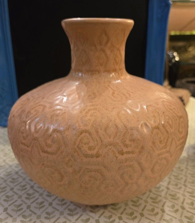 Opalhouse Stoneware Vase. Larger Size 7x7