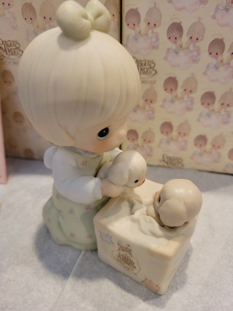 Precious Moments 1989 Figurine Always Room For One More