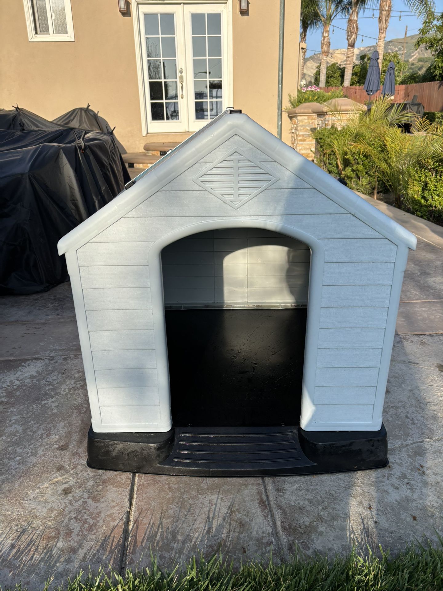 Durable Waterproof dog house