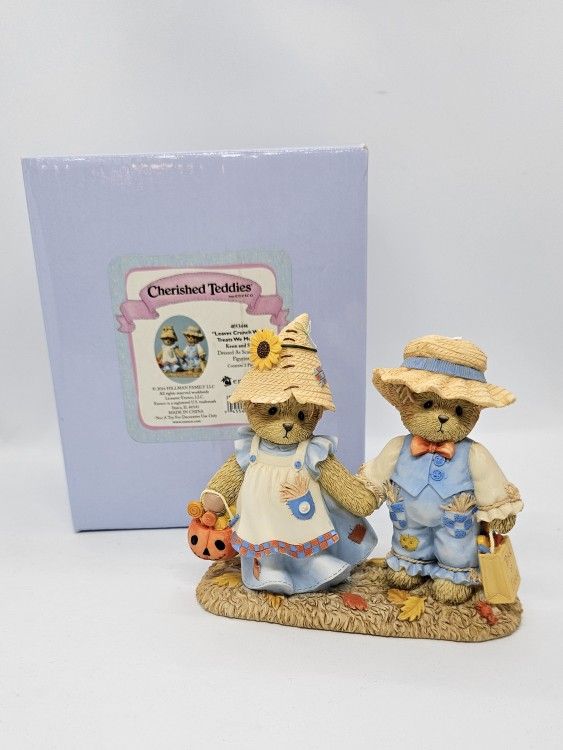 2016 Cherished Teddies Ken &Sue Enesco Halloween Figurine Leaves Crunch
ENESCO Cherished Teddies Halloween Leaves Crunch Treats Kenn & Sue 40