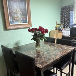 Kitchen/dining Table