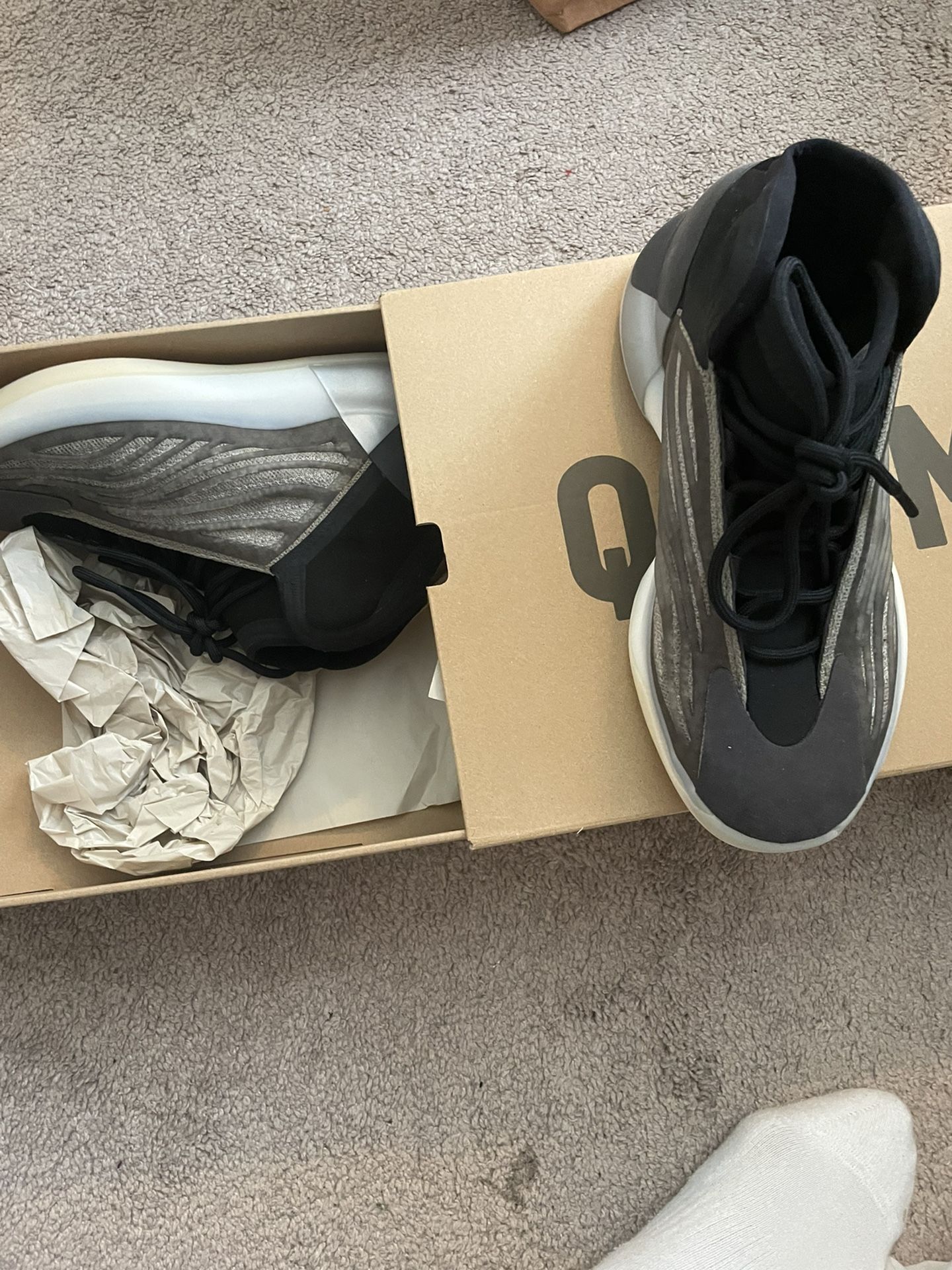 Yeezy QNTM