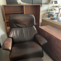 Ekornes Recliner Chair With Ottoman