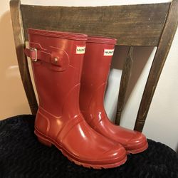 Hunter Rain Boots In (RED)