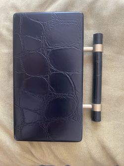 Gorgeous Zara Embossed Purse
