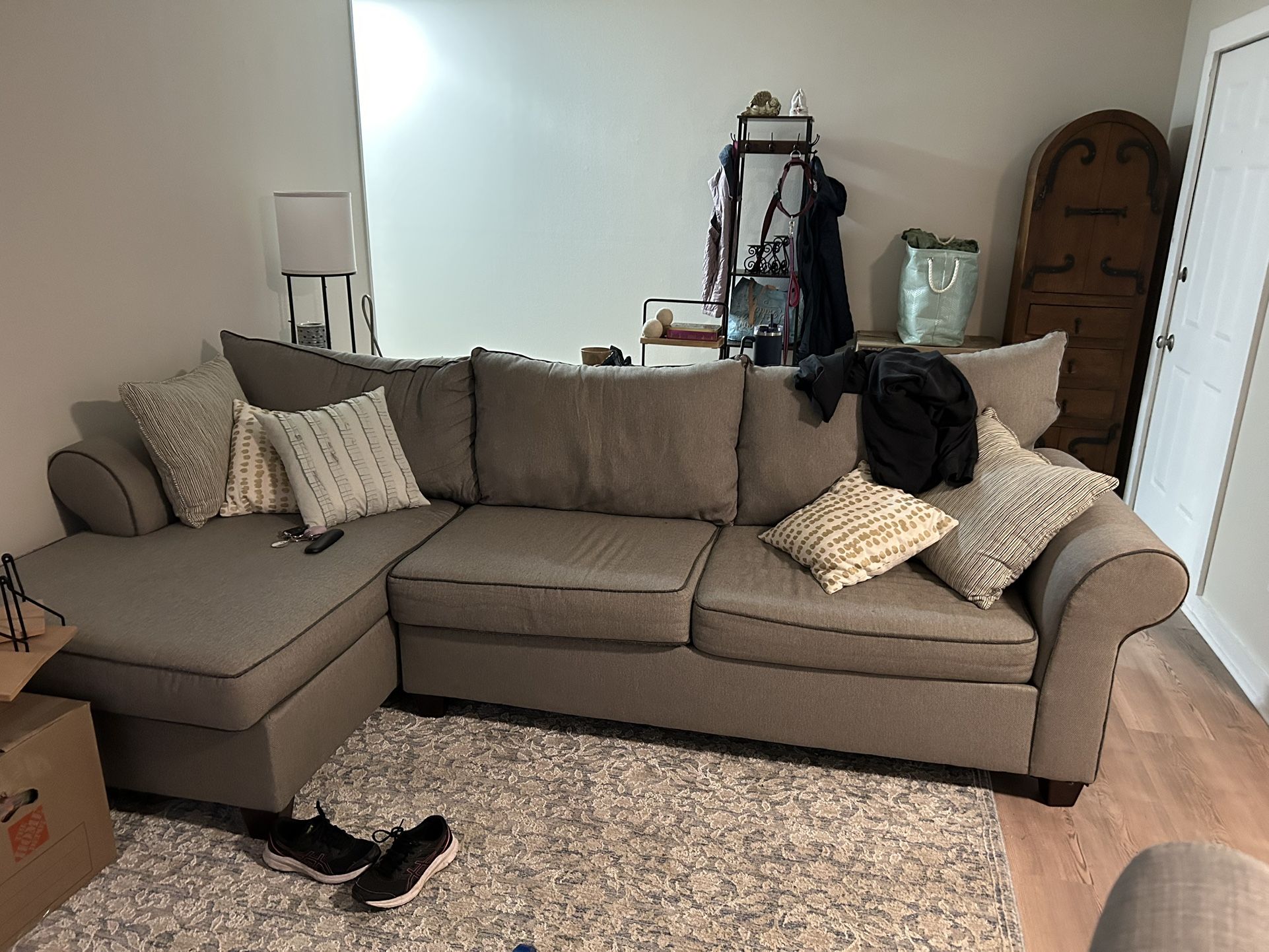 Sectional Sofa W Chaise