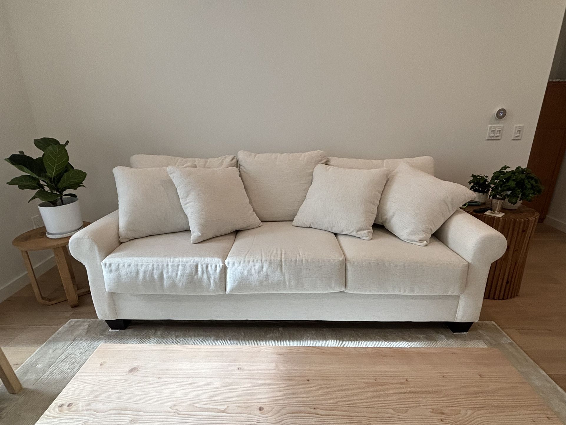 Sofa / Couch