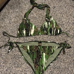 Endless Sun L Top/M Bottoms Green Cut Out Sexy Bikini Set