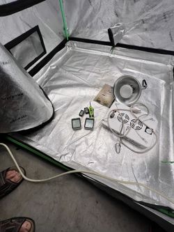 VIVOSUN Grow Tent Setup w/ VS1000 LED Lights & Carbon Filter Ventilation