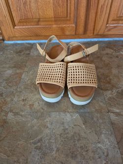 WOMEN SANDAL