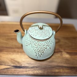 Japanese Tea Kettle - Cast Iron With Enameled Interior