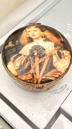 ( Vintage ) Giordano Trinket Round Box ( 3” wide )