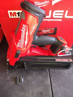 Milwaukee M18 FUEL Cordless framing Nailer 30°