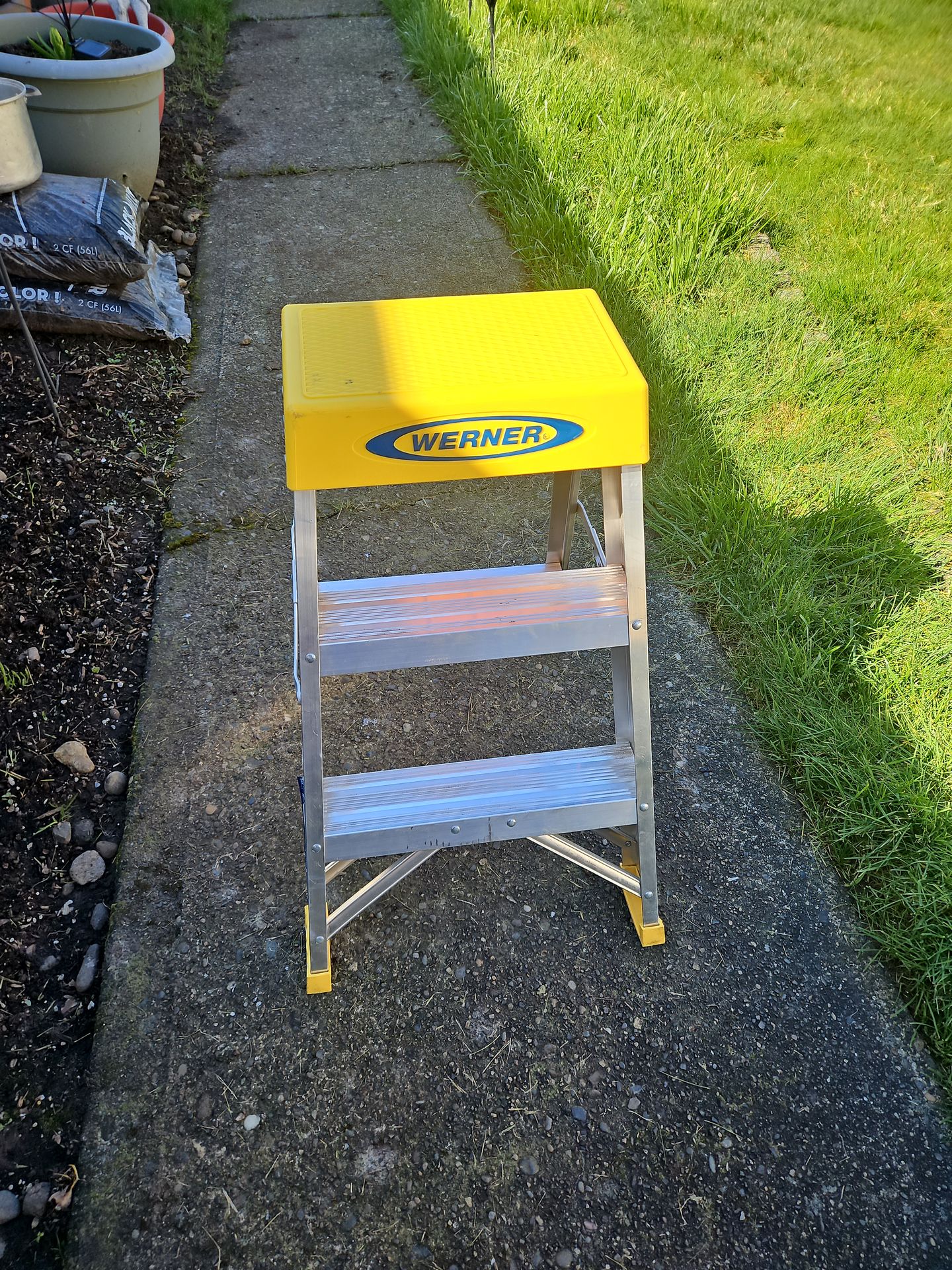 3 ft brand new Werner ladder never used