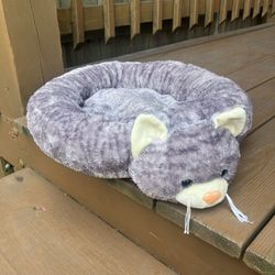 Cat Bed 24” x 18” x 4” - Excellent Condition