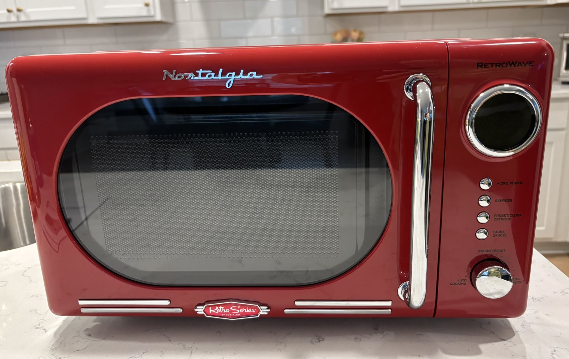 Microwave-Red Retro/Nostalgia