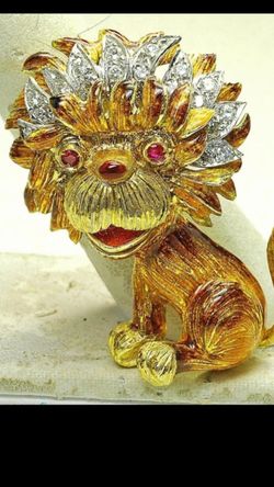 VINTAGE 18k yellow Gold VS-G 3/4ct. DIAMOND & Ruby- Cartoon LION Pin brooch