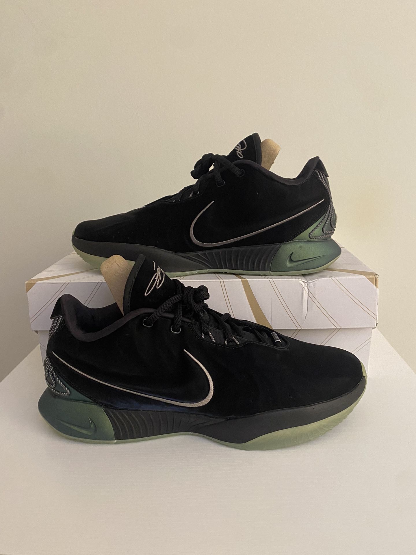 Brand New Nike LeBron 21 “Tahitian” Size 13 Men’s Basketball Shoes