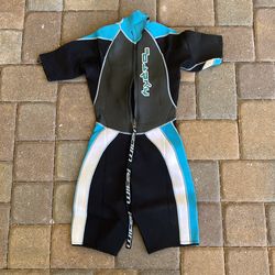 New Wetsuit size 8, The Realm