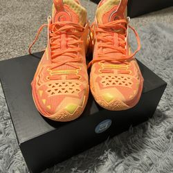 Anta Kyrie Irving Shockwave 5 Pro “Sun” Size 9.5 With Original Box