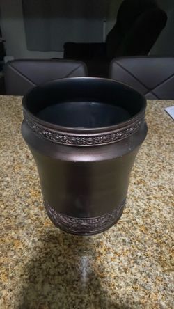 Brown pot or bronze pottery