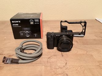 Sony a6400 w/ 16-50mm F3.5-5.6 OSS Lens and Extras