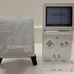 Authentic Nintendo Gameboy Advance SP with Box and charger Silver Japan 