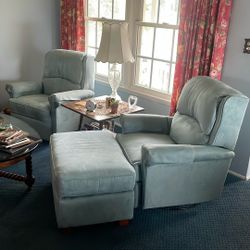 2 Recliners W/ottoman 
