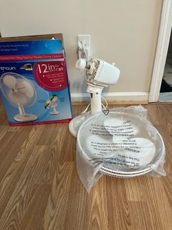 NEW OPEN BOX OSCILLATING 12 INCH FAN. 💨💨.  3 SPEEDS.  PUSH BUTTON.  SUMMER SALE ONLY $15 🔥🔥🔥🔥💨💨💨