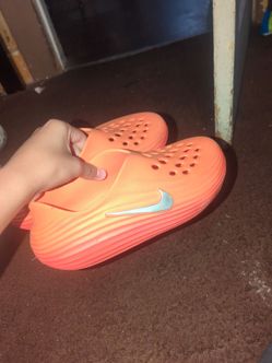 Super clean Nike slides